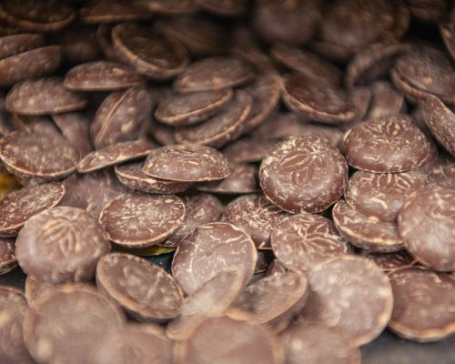 Bäckerei Konditorei Confiserie Mohn AG - Kuvertüre in der Confiserie