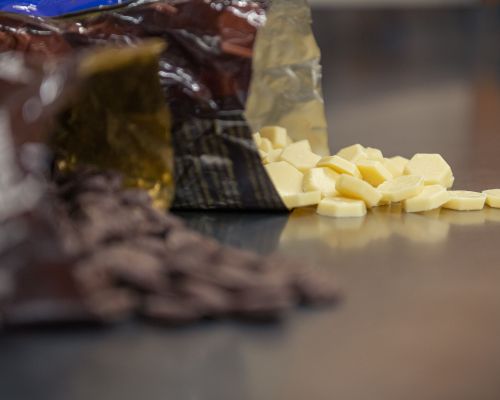 Bäckerei Konditorei Confiserie Mohn AG - Kuvertüre in der Confiserie