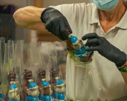 Bäckerei Konditorei Confiserie Mohn AG - Verpackung der Firmengeschenke