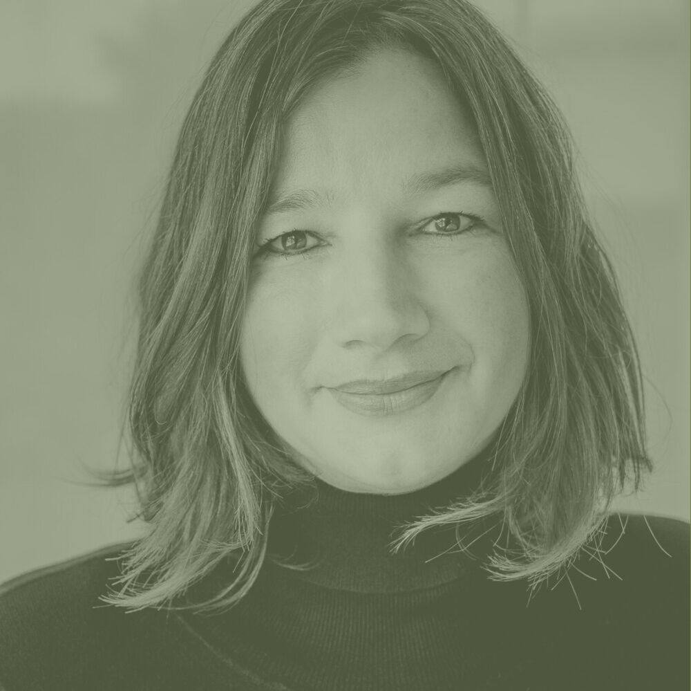 Portraitfoto von Katja Gort von Seelenart in Duoton-Optik – Webdesign-Projekt von nuun gmbh, Agentur für Webdesign und UI/UX